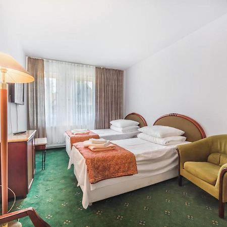 Delfin Hotell Krynica Morska Eksteriør bilde