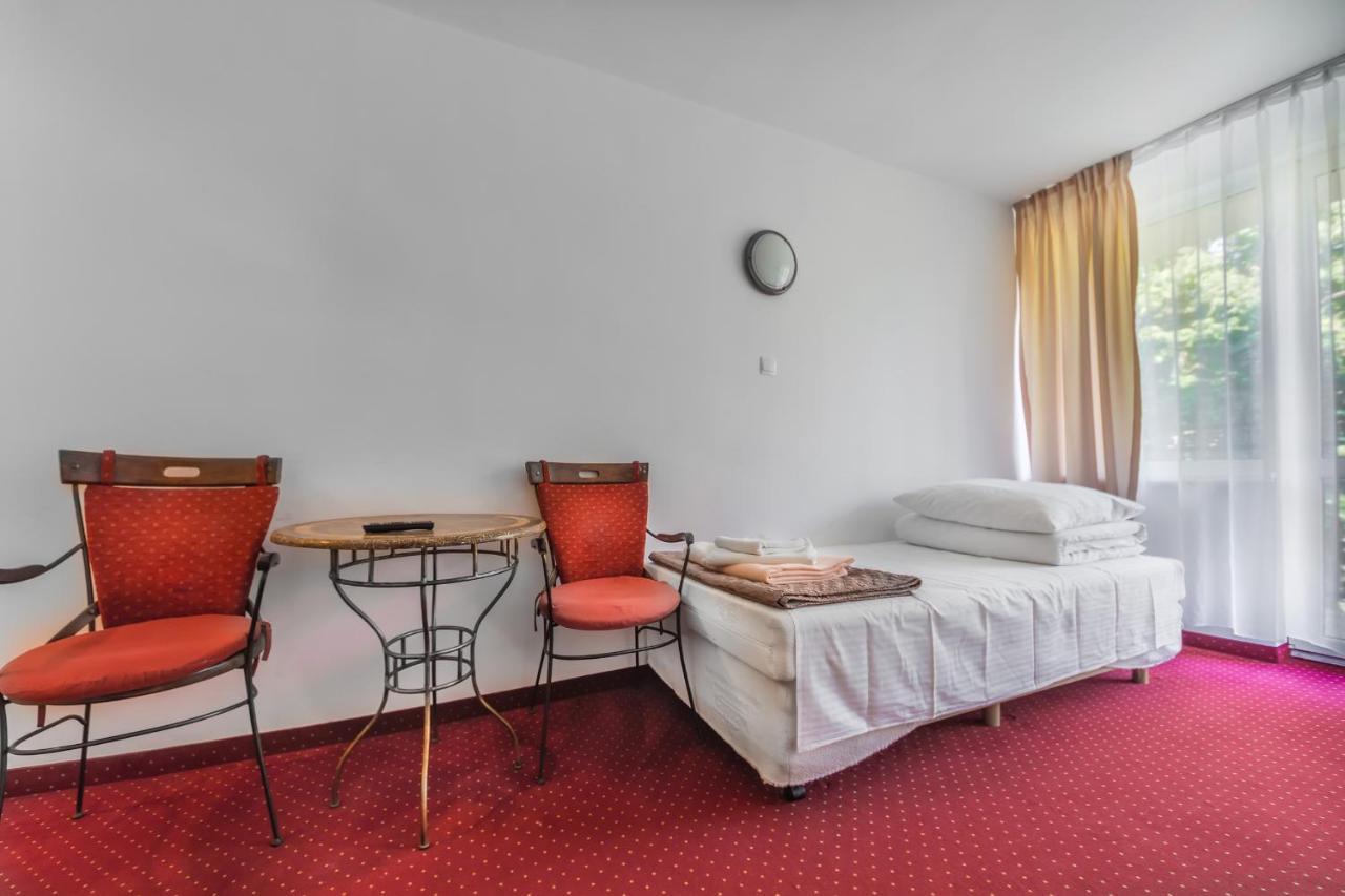 Delfin Hotell Krynica Morska Eksteriør bilde