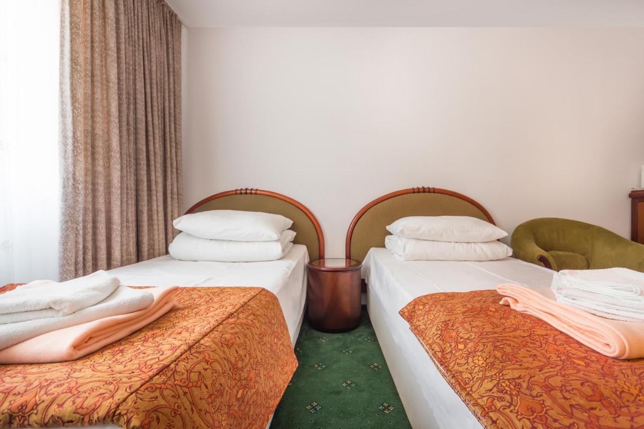 Delfin Hotell Krynica Morska Eksteriør bilde