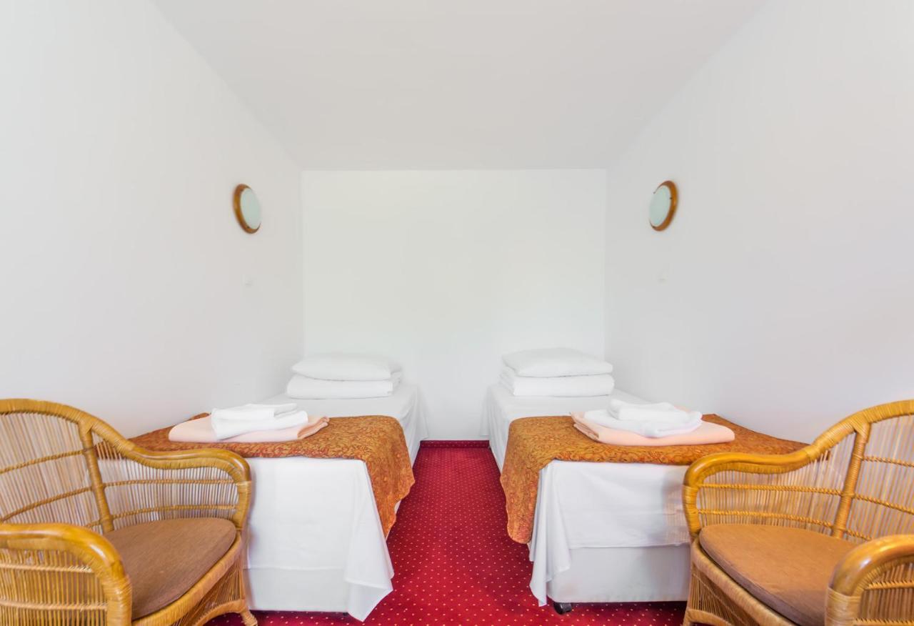 Delfin Hotell Krynica Morska Eksteriør bilde