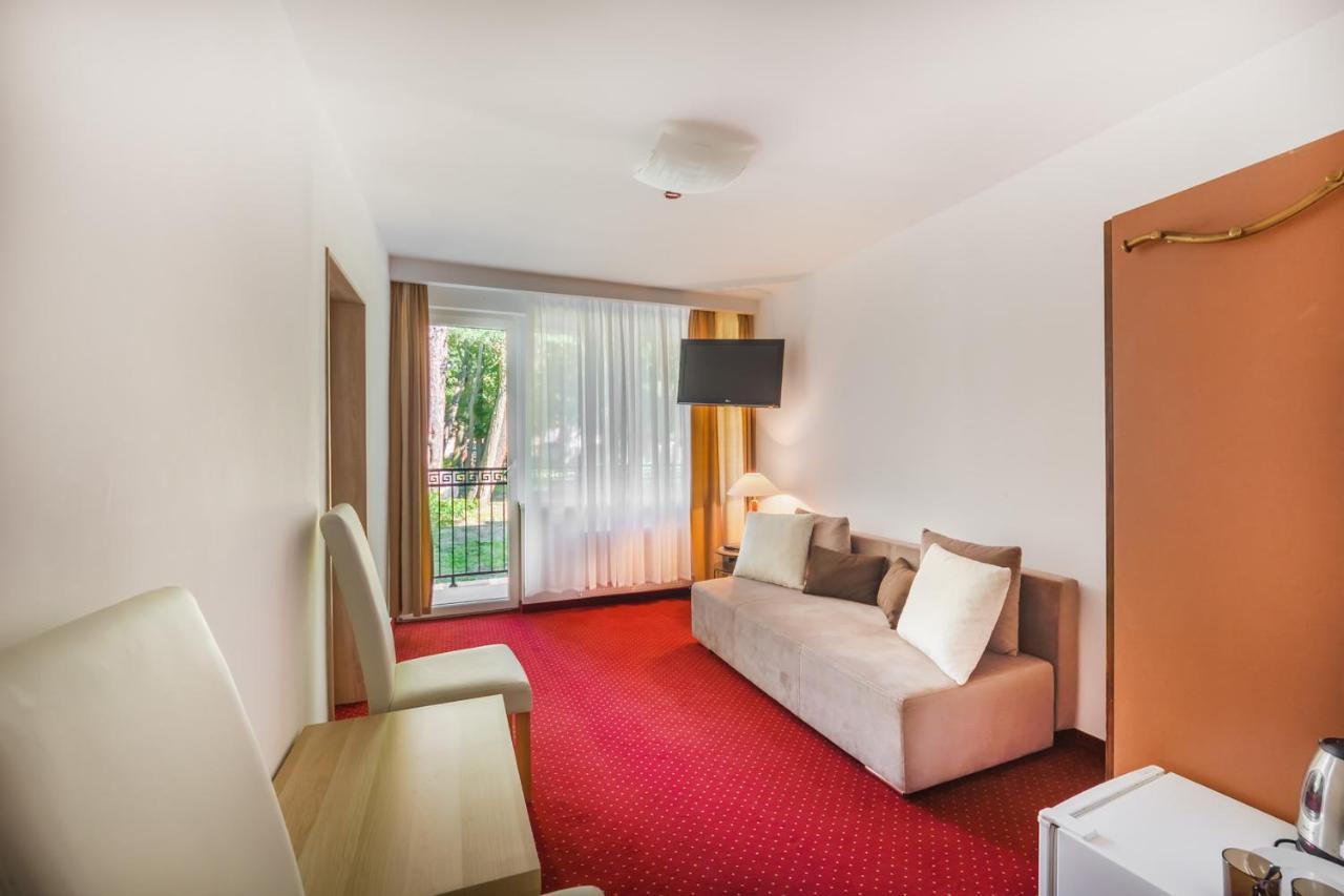 Delfin Hotell Krynica Morska Eksteriør bilde